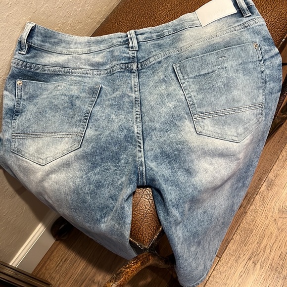 South Pole Classic Stonewashed distressed blue jean super stylish stretch shorts - Picture 4 of 8
